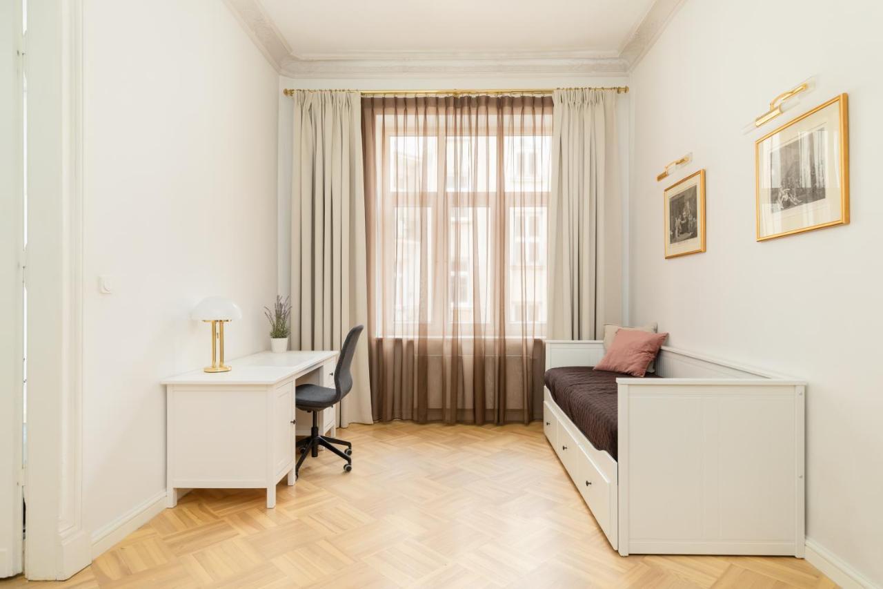 Marszalkowska 58 - Classy Two Bedroom Apartment With Balcony By Noclegi Renters Varsóvia Exterior foto
